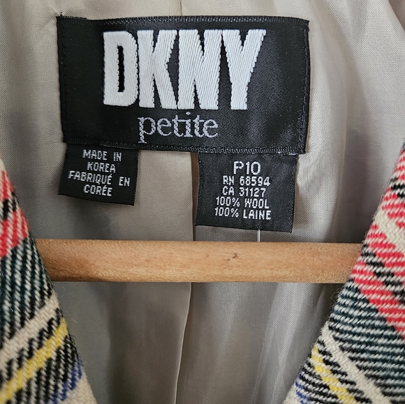 Vintage DKNY plaid blazer - Picture 2 of 6